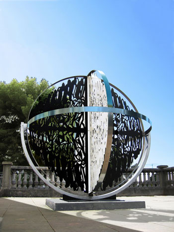 « World » - sculpture fractale acier et aluminium en forme de sphère de 280 cm de diamètre.